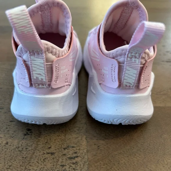 Nike Kids Light Pink Sneakers Size 4C - Picture 3 of 8